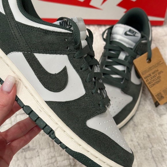 Nike dunk low size 8 - Picture 2 of 7